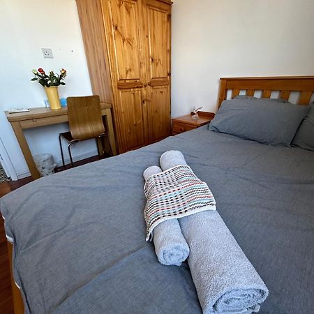 Elkington Point Bed & Breakfast ลอนดอน ภายนอก รูปภาพ