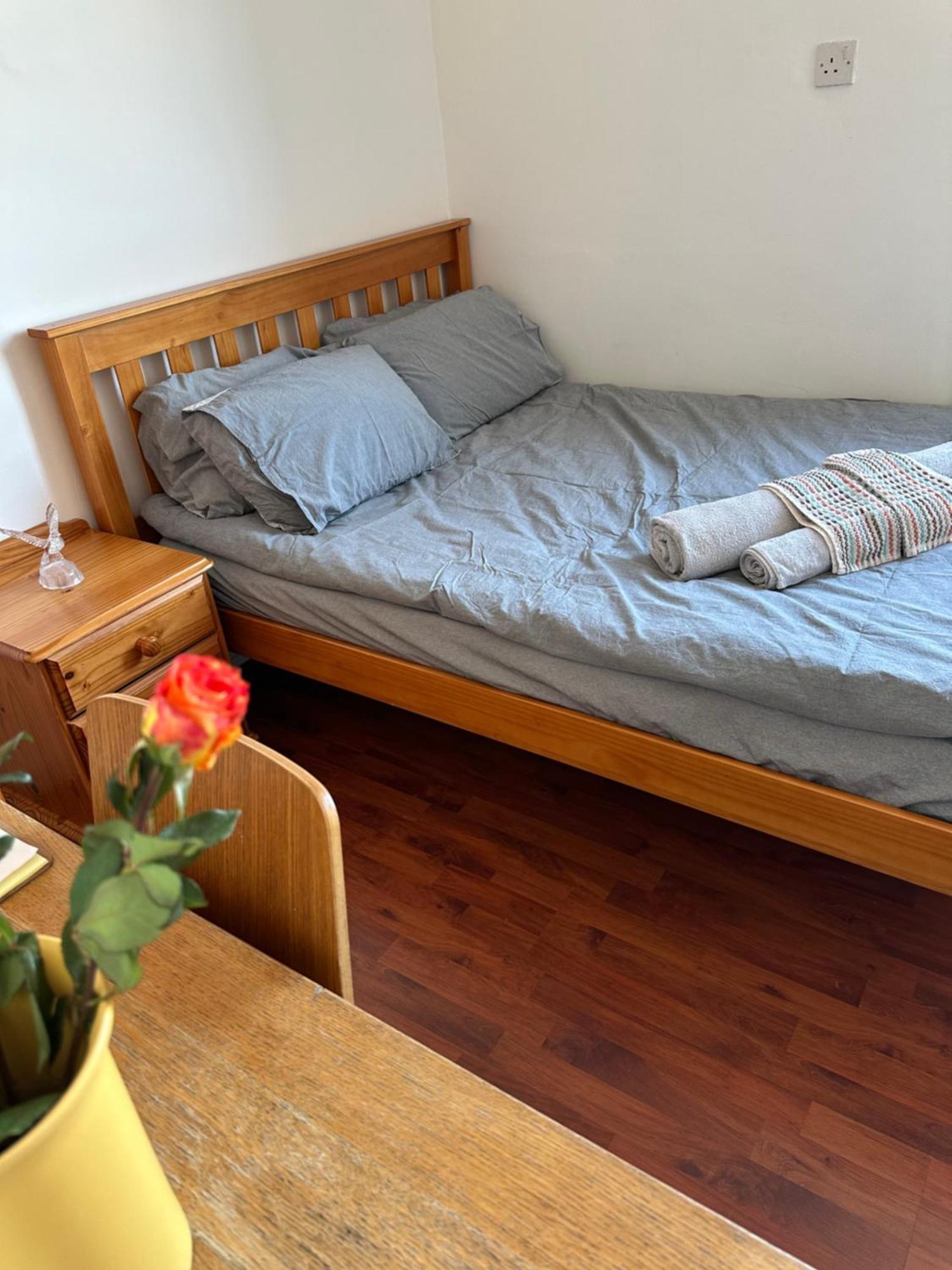 Elkington Point Bed & Breakfast ลอนดอน ภายนอก รูปภาพ